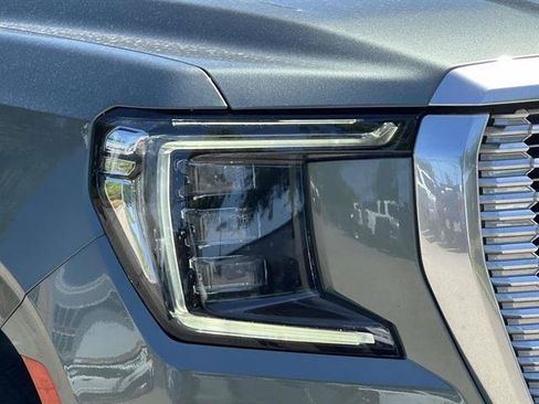 Used 2024 GMC Yukon Denali w/ Denali Reserve Package AWD/4WD image 8