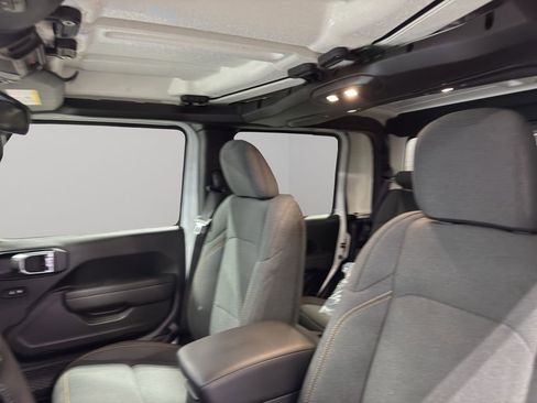 New 2025 Jeep Gladiator Willys image 4