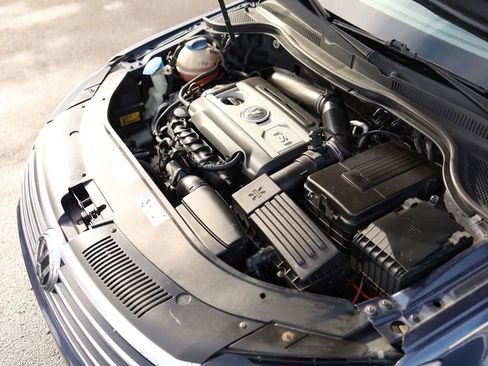 Used 2013 Volkswagen CC R-Line image 59