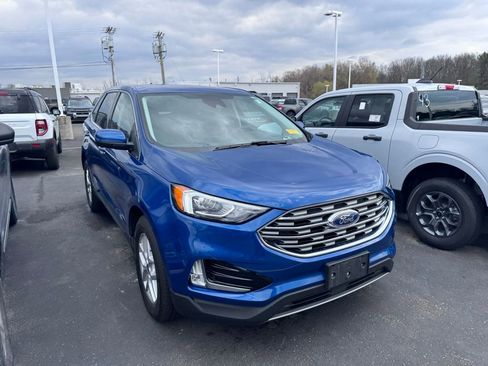 Used 2021 Ford Edge SEL w/ Convenience Package image 3