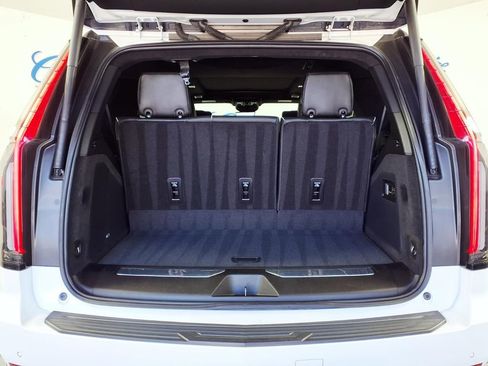 Used 2024 Cadillac Escalade Sport Platinum w/ LPO, ONYX Package image 10