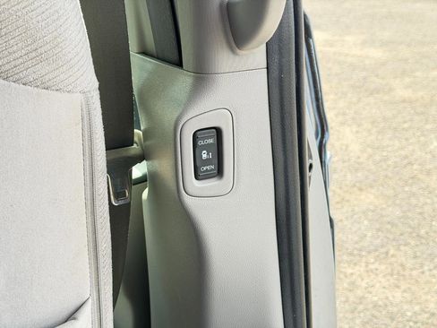 Used 2012 Honda Odyssey EX image 40