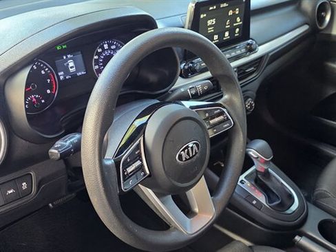 Used 2021 Kia Forte LXS image 9