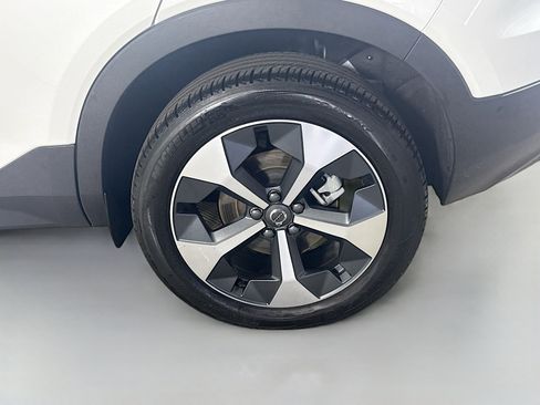 Used 2026 Volvo XC40 B5 Plus AWD/4WD image 37