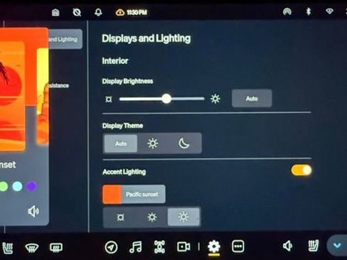 Used 2023 Rivian R1S Adventure image 34
