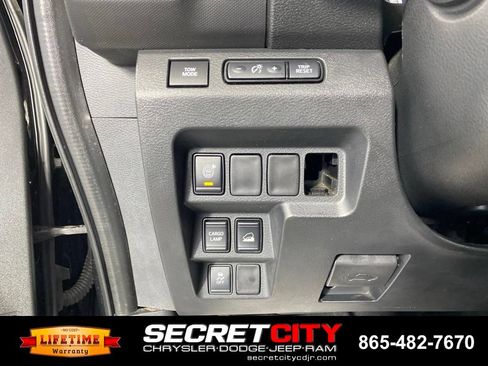 Used 2022 Nissan Frontier S w/ Technology Package AWD/4WD image 13