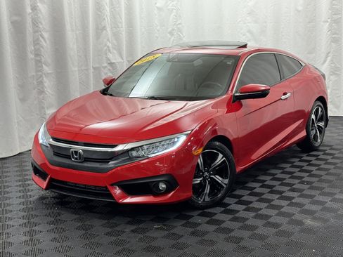 Used 2018 Honda Civic Touring image 2