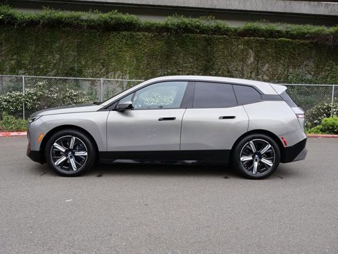 Certified 2023 BMW iX xDrive50 w/ Premium Package AWD/4WD image 11