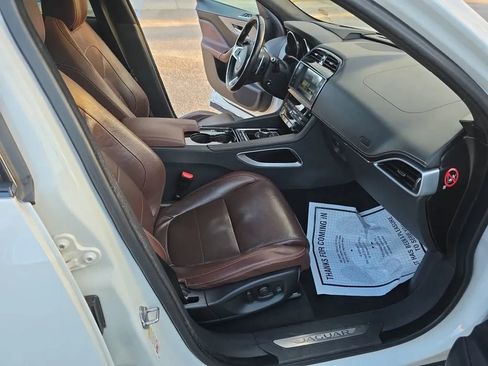 Used 2017 Jaguar F-PACE S image 6