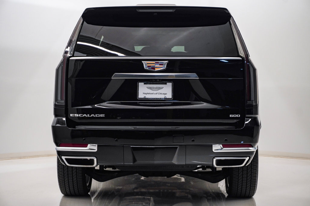 Used 2026 Cadillac Escalade ESV Luxury w/ LPO, Floor Liner Package AWD/4WD image 8