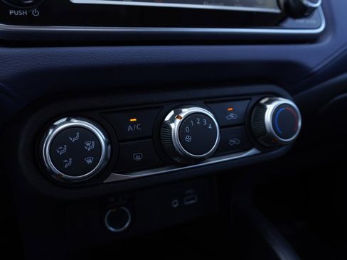 Used 2024 Nissan Versa SV image 17