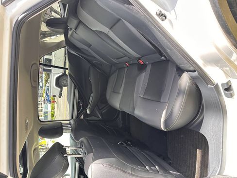 Used 2025 Subaru Outback Onyx Edition XT AWD/4WD image 19
