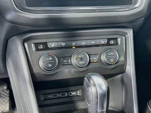 Used 2018 Volkswagen Tiguan SE FWD image 15