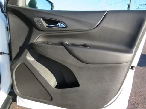 Used 2020 Chevrolet Equinox LT w/ LPO, Floor Liner Package image 37