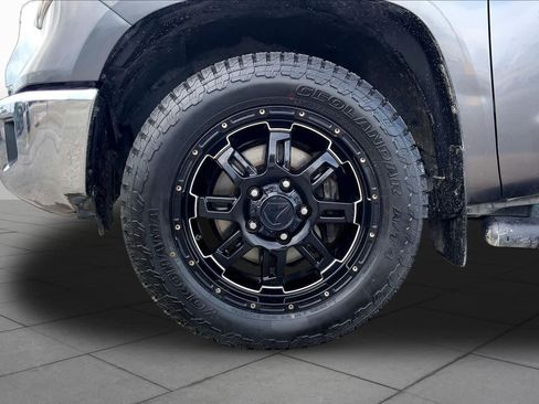 Used 2017 Toyota Tundra SR5 w/ SR5 Upgrade Package RWD image 11