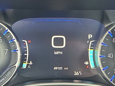 Used 2024 Chrysler Pacifica Touring-L image 17