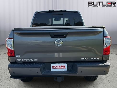 Used 2021 Nissan Titan SV w/ SV Convenience Package AWD/4WD image 5