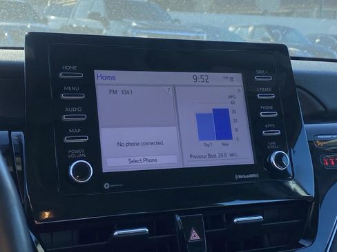 Used 2024 Toyota Camry SE image 8