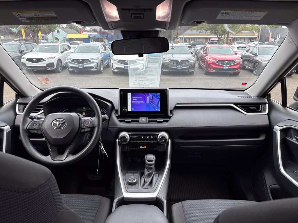 Used 2025 Toyota RAV4 LE AWD/4WD image 26