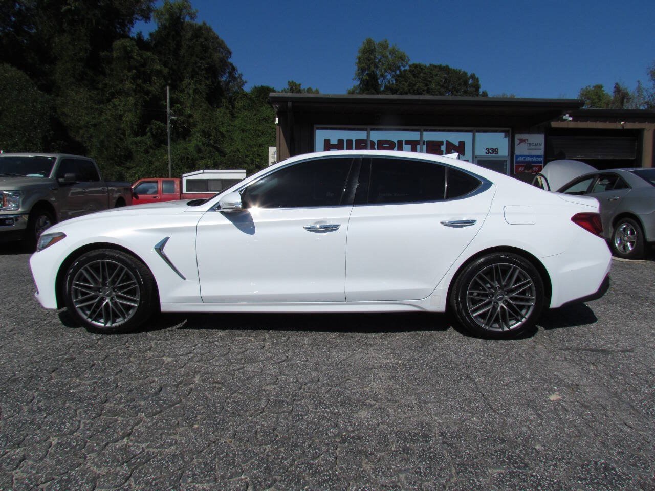 Used 2019 Genesis G70 2.0T Advanced RWD image 2