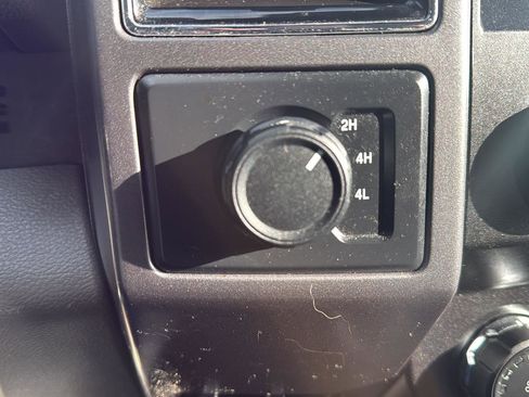 Used 2019 Ford F150 XLT image 23