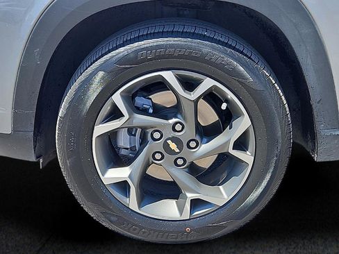 Used 2025 Chevrolet Trax LT image 20
