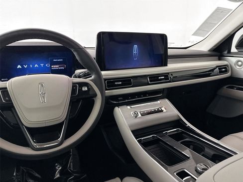 Used 2025 Lincoln Aviator Reserve w/ Equipment Group 201A AWD/4WD image 33