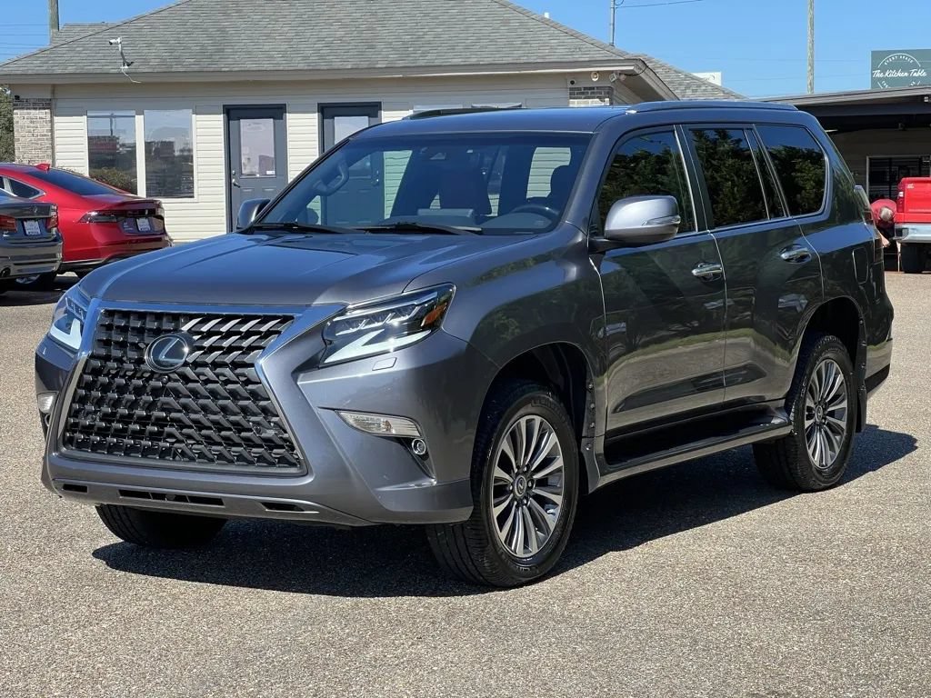 Used 2023 Lexus GX 460 Luxury w/ Accessory Package AWD/4WD image 2