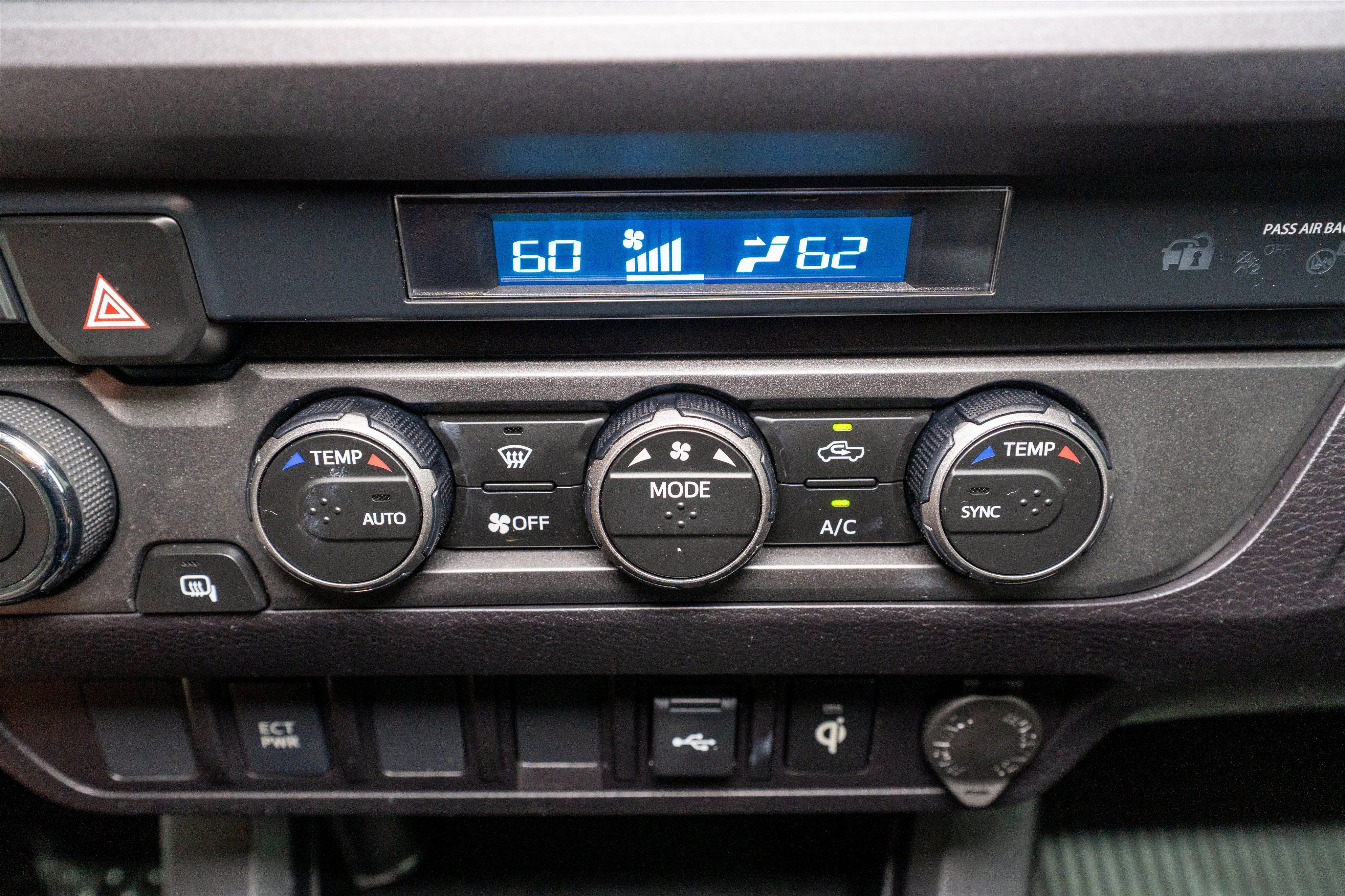 Used 2022 Toyota Tacoma TRD Sport w/ Black Out Package (TMS) AWD/4WD image 22
