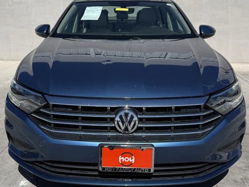 Used 2020 Volkswagen Jetta SE image 2
