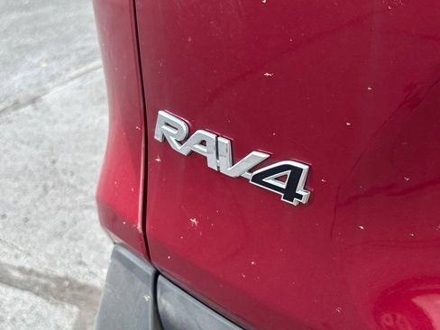 Used 2021 Toyota RAV4 XLE FWD image 31
