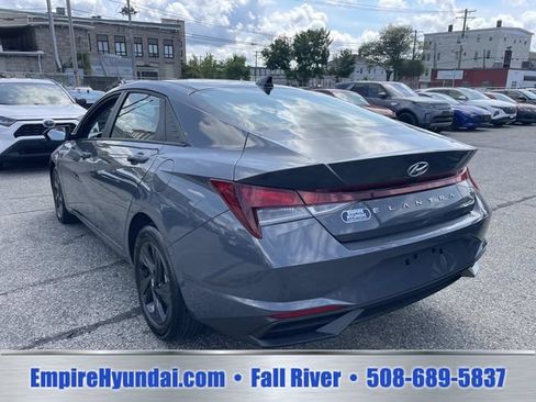 Used 2023 Hyundai Elantra SEL FWD image 7