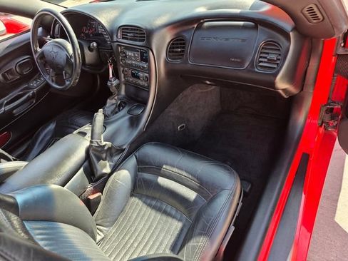 Used 2004 Chevrolet Corvette Coupe RWD image 14