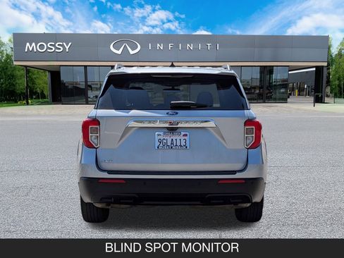 Used 2023 Ford Explorer XLT image 9
