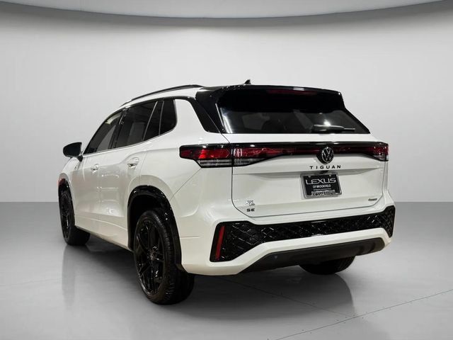 Used 2026 Volkswagen Tiguan SE R-Line AWD/4WD image 6