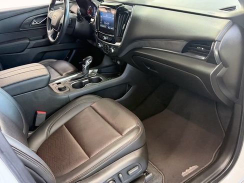 Certified 2022 Chevrolet Traverse High Country AWD/4WD image 11