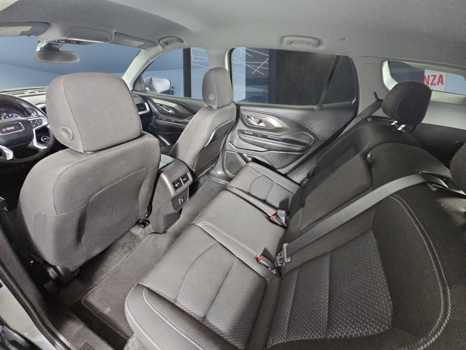 Used 2024 GMC Terrain SLE AWD/4WD image 11