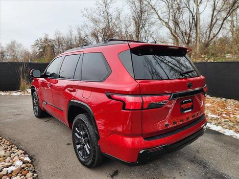 Used 2024 Toyota Sequoia Platinum image 3