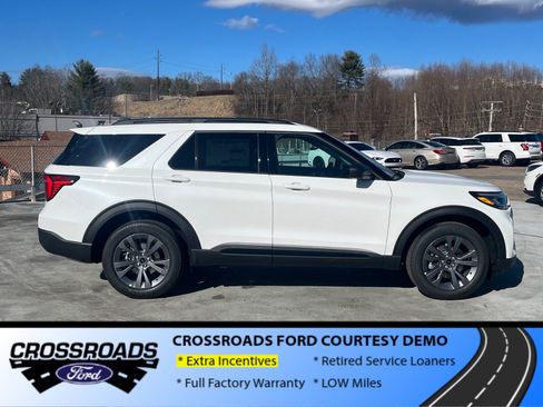 New 2026 Ford Explorer Active w/ Active Comfort Package AWD/4WD image 2