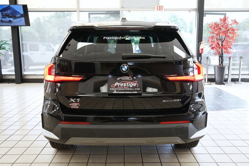Used 2023 BMW X1 xDrive28i AWD/4WD image 15