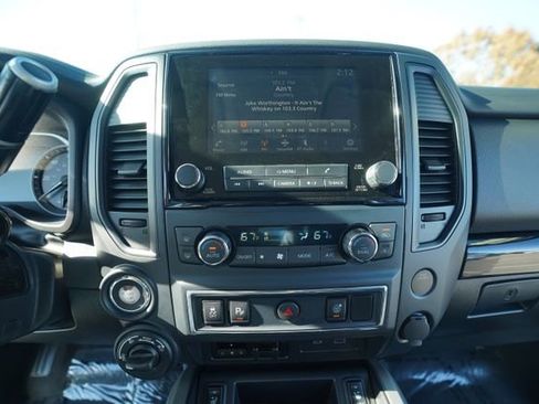 Used 2024 Nissan Titan SV w/ SV Convenience Package image 28