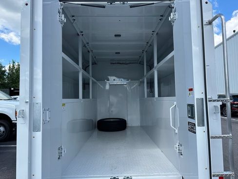 New 2027 Ford E-350 and Econoline 350 Super Duty w/ Interior Upgrade Package RWD image 25