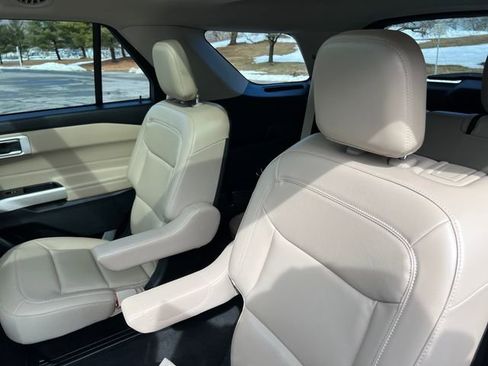 Certified 2022 Ford Explorer XLT w/ Equipment Group 202A image 24