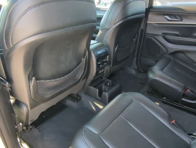 Used 2023 Jeep Grand Cherokee L Limited AWD/4WD image 18