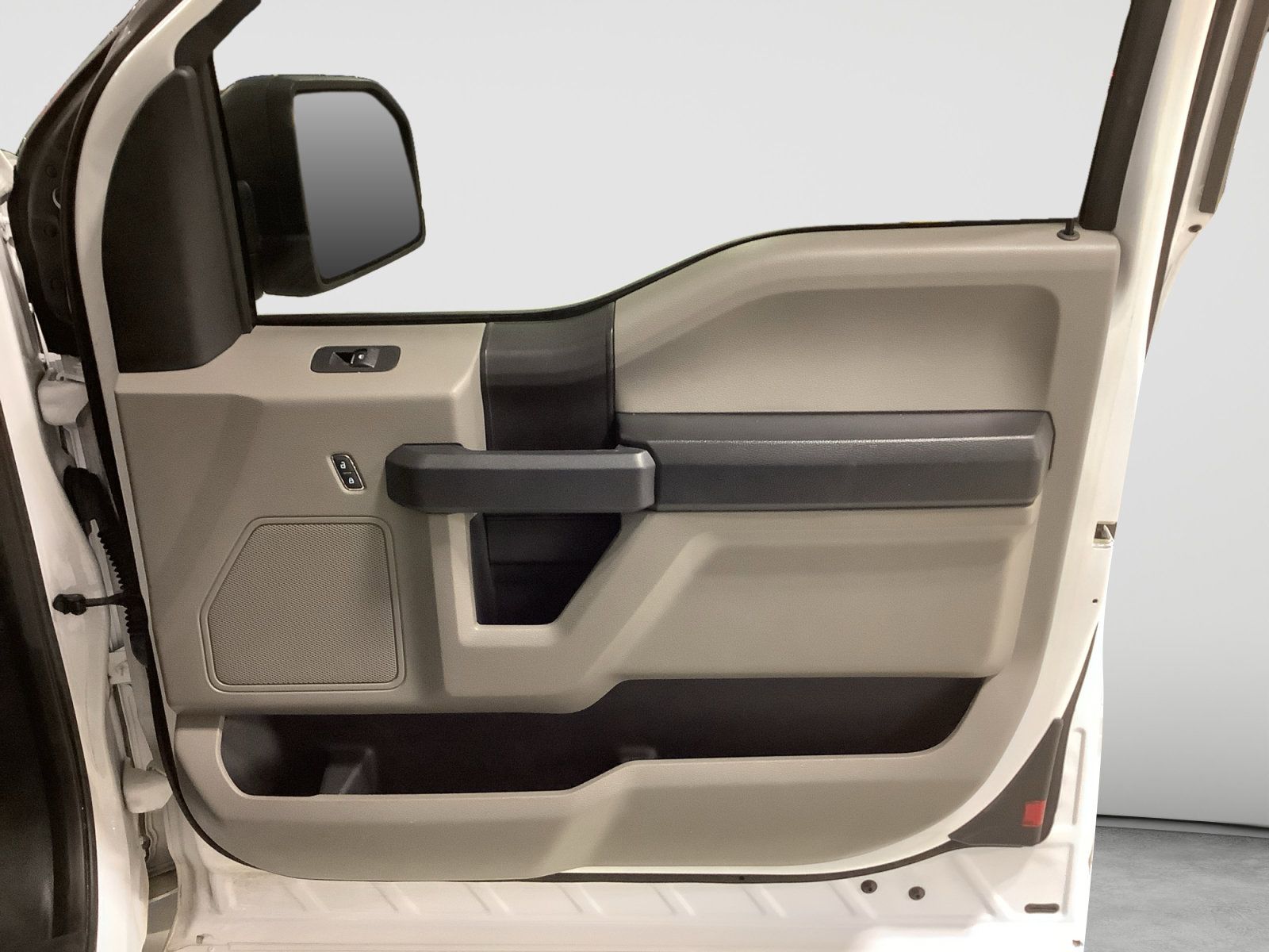 Used 2019 Ford F150 XL w/ Equipment Group 101A Mid RWD image 15