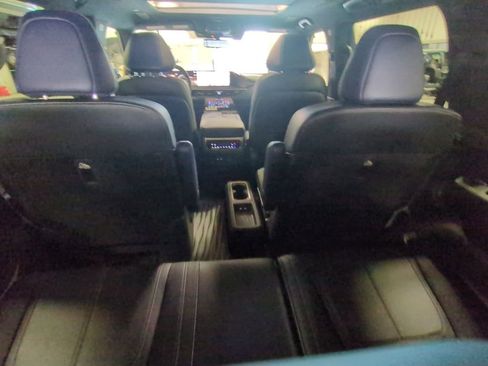 New 2026 INFINITI QX80 4WD image 30