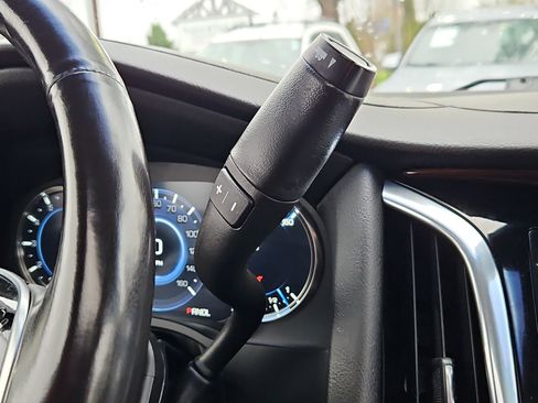 Used 2018 Cadillac Escalade Luxury image 17