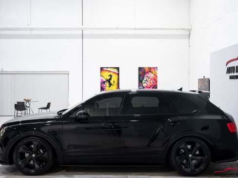 Used 2018 Bentley Bentayga image 12