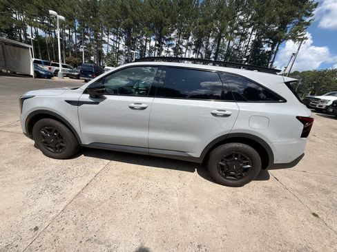 Used 2024 Kia Sorento SX Prestige w/ Olive Brown Leather Package AWD/4WD image 9