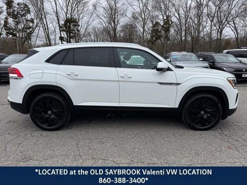 Certified 2025 Volkswagen Atlas Cross Sport SE w/ Black Wheel Package AWD/4WD image 4